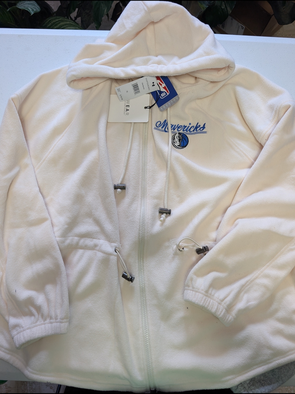 Dallas Mavericks Women's Cream Full-Zip Fleece Hoodie